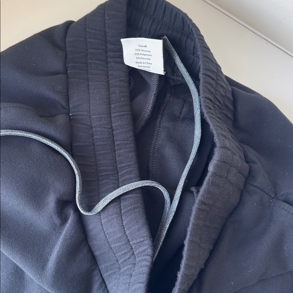 Varley Sweatsuit - Picture 6 of 8